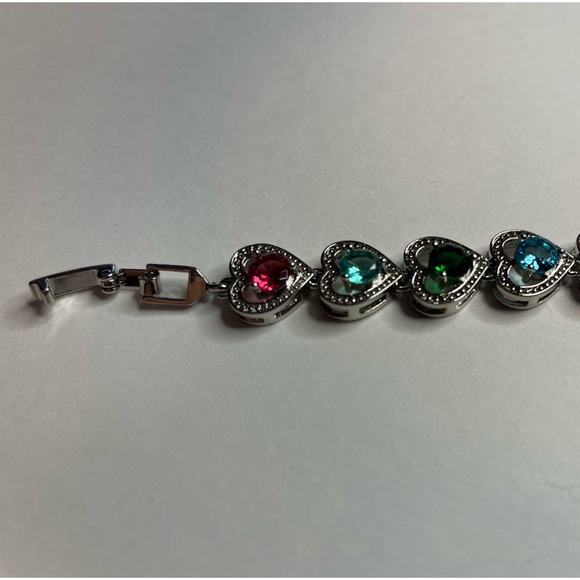 Bracelet, Women’s Silver Tone Heart Shape Bracelet With Multicolored Stones NWOT - Picture 6 of 10